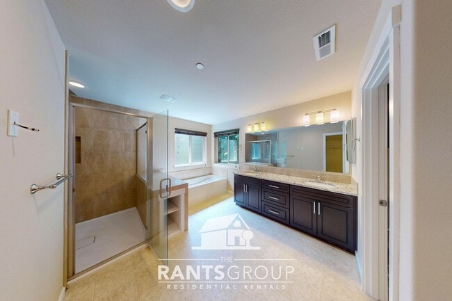 Building Photo - Stunning 4-Bedroom, 2.5-Bath Home within t...
