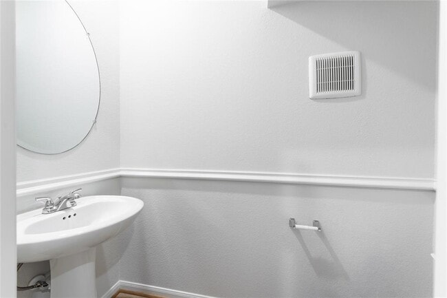 Building Photo - 316 LT Rusty Dr