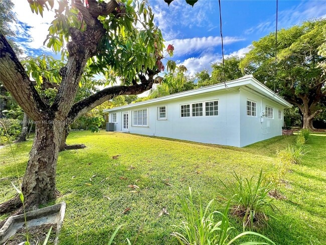 Building Photo - 1506 Delgado Ave