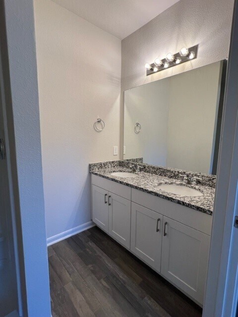 Building Photo - 417 Del Monte Dr