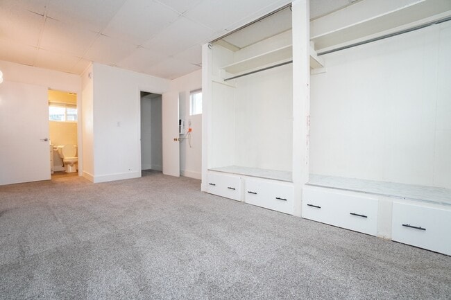 Building Photo - 4203 W Kootenai St