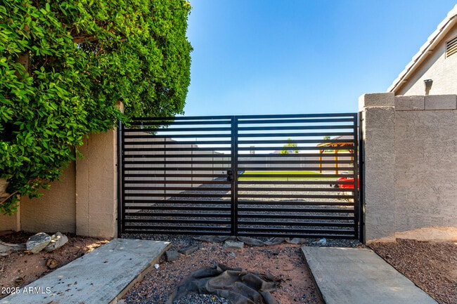 Building Photo - 6202 E Quartz St