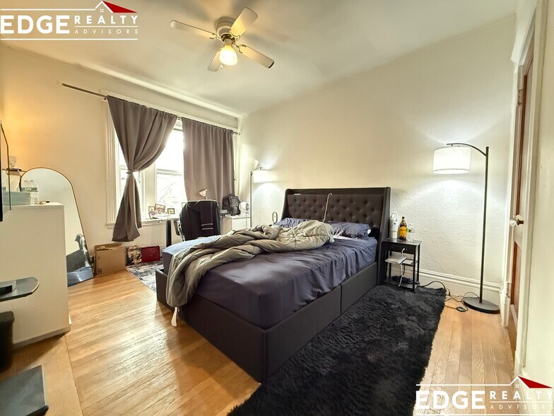 Building Photo - 11 Euston St