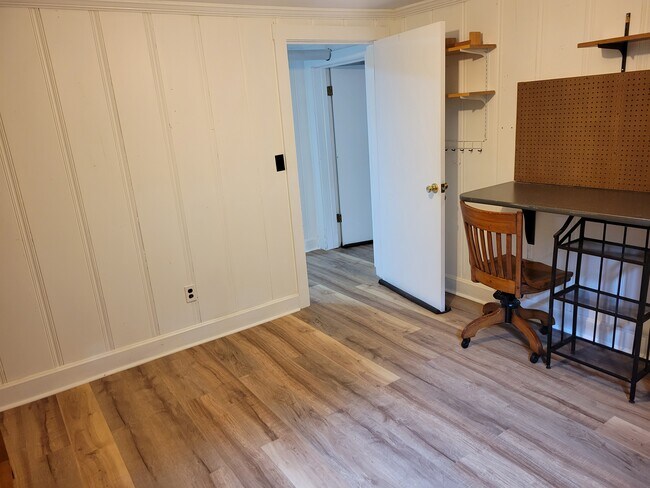 Building Photo - 109 Ray Ave