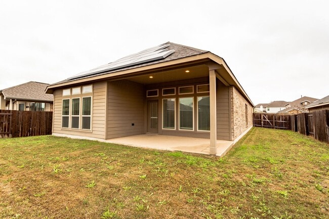 Building Photo - Comfort Meets Style – 3BR/2BA Home in Manor!