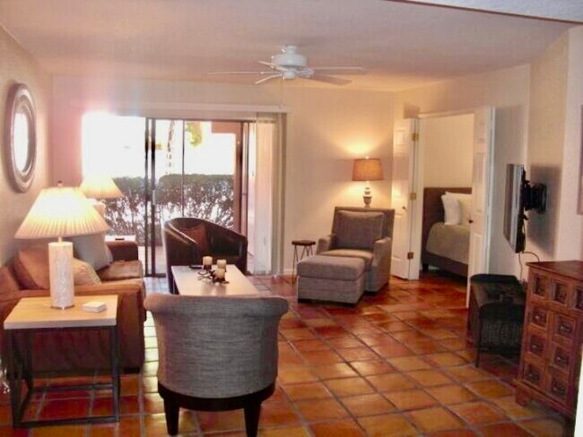 Primary Photo - 4303 E Cactus Rd