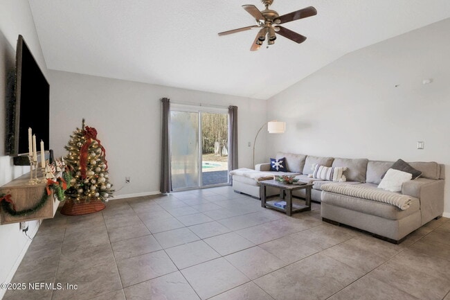 Building Photo - 1453 Lindseys Xing Dr