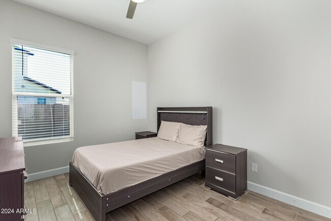 Building Photo - 18030 N 66th Pl