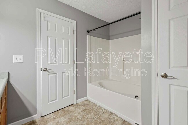 Building Photo - 3700 Goodall Ct