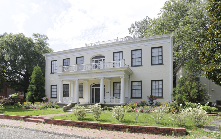 Building Photo - Residences at Gracie Mansion