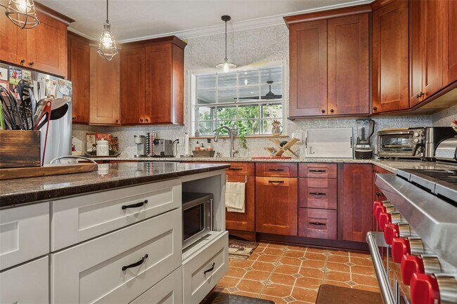 Building Photo - 2603 N Ridgewood Ave