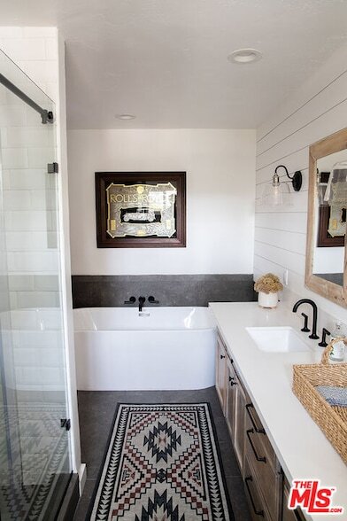 Building Photo - 1420 Cuyama Rd