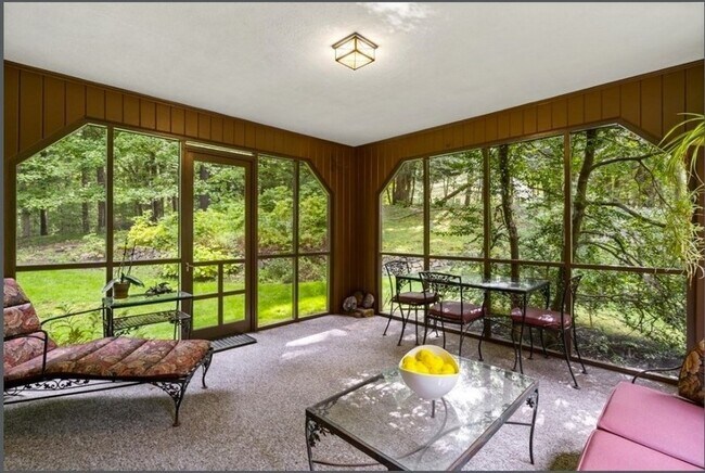 Building Photo - 81 Draper Rd