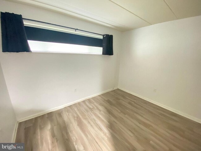 Building Photo - 124 Roberts Ln