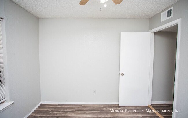 Building Photo - 7402 Waco Ave