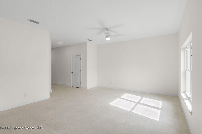 Building Photo - 197 Dayton Blvd