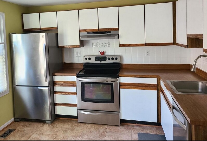 Kitchen - 20519 Sterncroft Ct