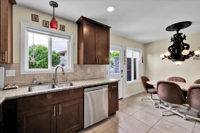 Building Photo - 68705 Tortuga Rd