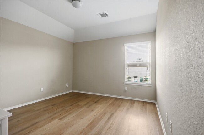 Building Photo - 3418 Bainbridge Hill Ln
