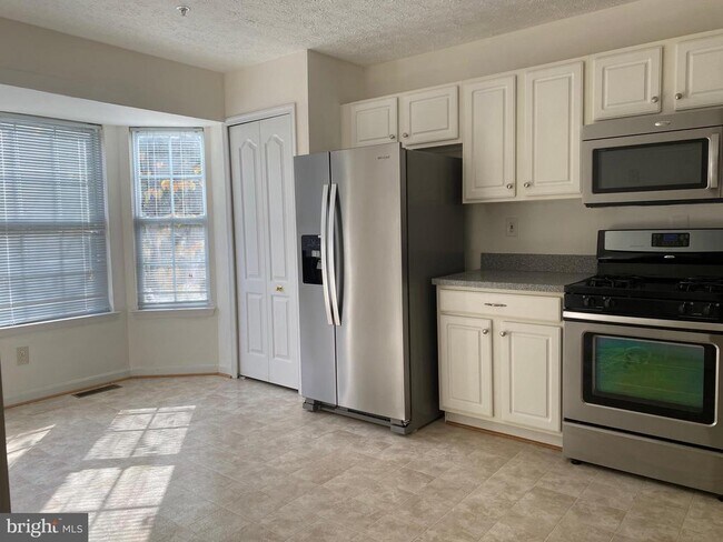 Building Photo - 9906 Doubletree Ln