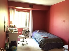 Building Photo - Amite condo available August!