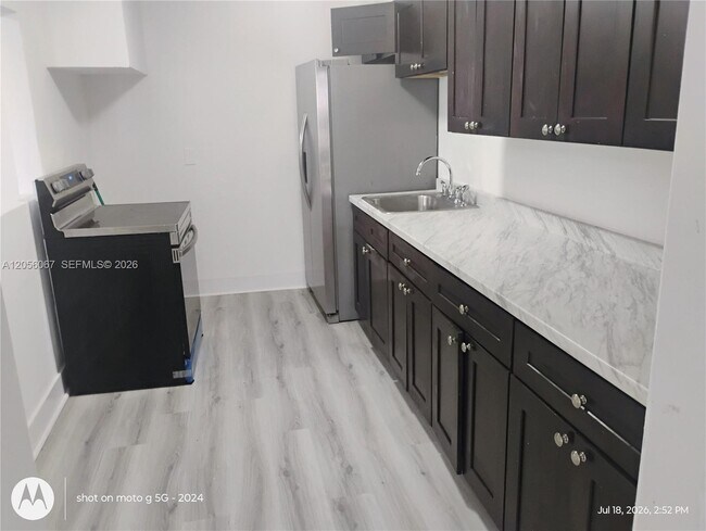Building Photo - 4321 W Hallandale Beach Blvd