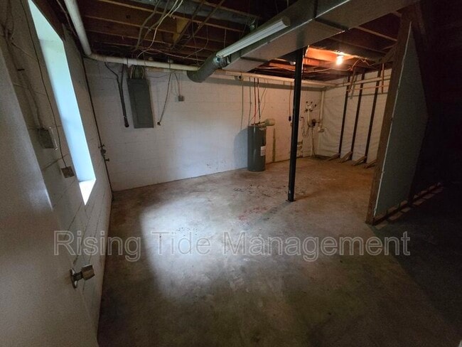 Building Photo - 8624 Driftwood Dr