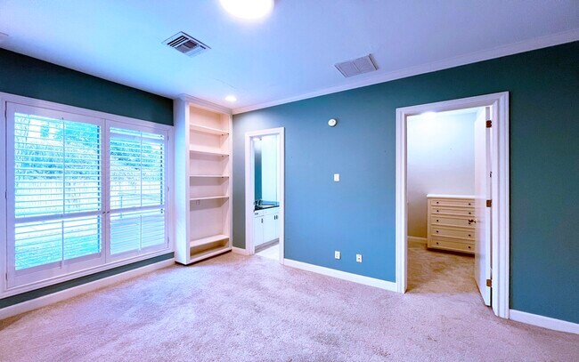 Building Photo - 19 Windermere Ln