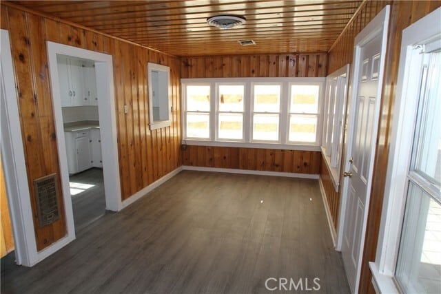 Building Photo - 412 D St