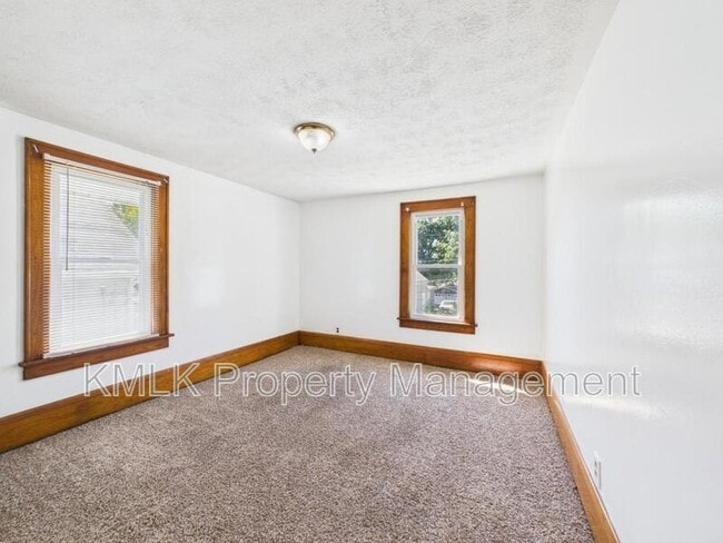 Building Photo - 117 Hazelwood Ave