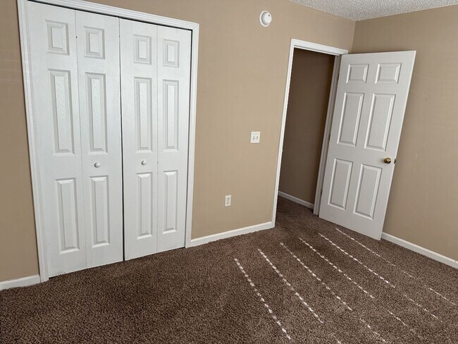 Building Photo - 199 Lancaster Way