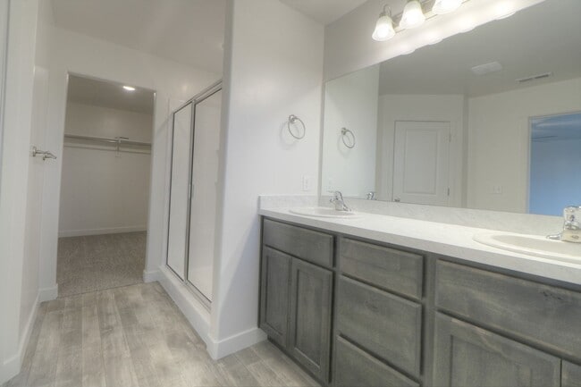 Building Photo - 3 Bedroom 2.5 Bathroom Payson Utah