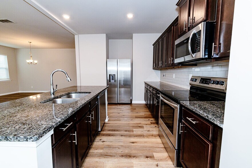 Building Photo - 4724 Ridge Valley Dr