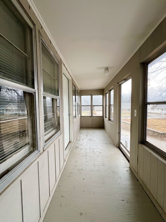 Building Photo - SEE IT NOW: Spacious Independence Home with Carport & Large Yard!