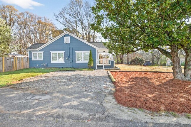 Building Photo - 240 E 5th Ave