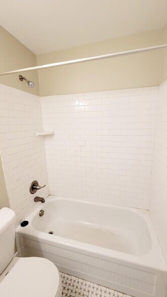 Building Photo - 509 N 35th St