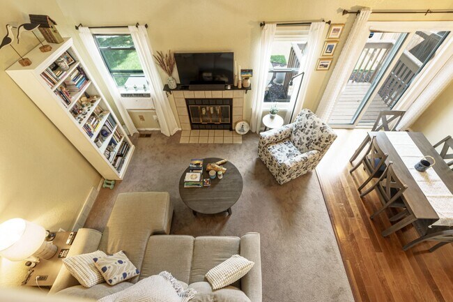 Building Photo - Briargate home on Chancellor for rent!