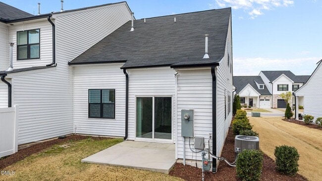 Building Photo - 745 Putney Hl Rd