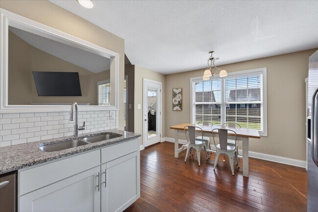 Building Photo - 1044 Charles Thomas Dr