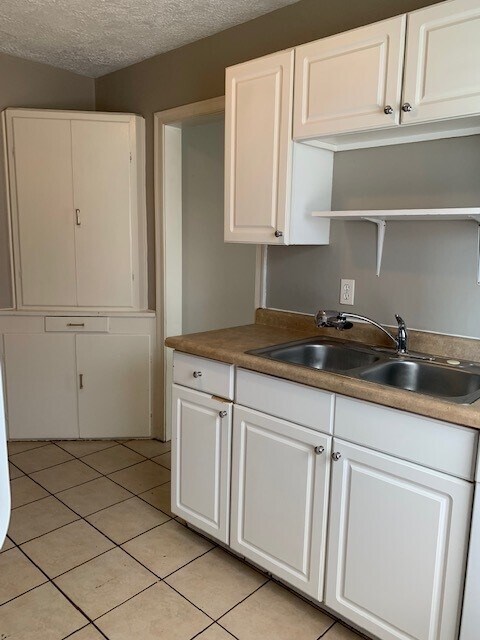 Kitchen - 619 W 44th St