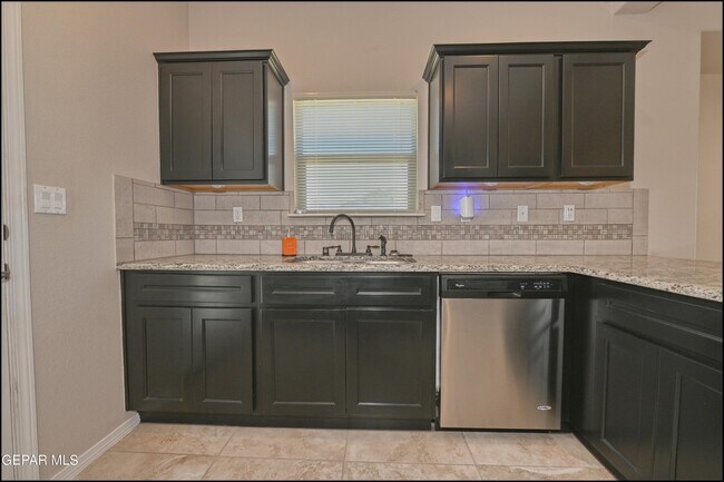 Building Photo - 373 Aidan Gordon Cir