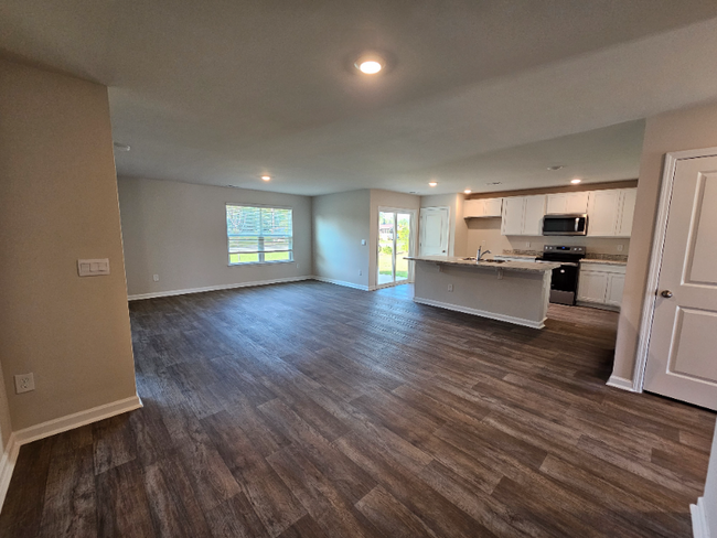 Building Photo - 374 Jeff Waters Cir