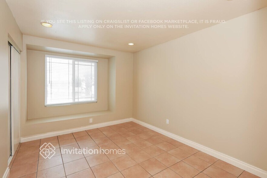 Building Photo - 14772 Long View Dr