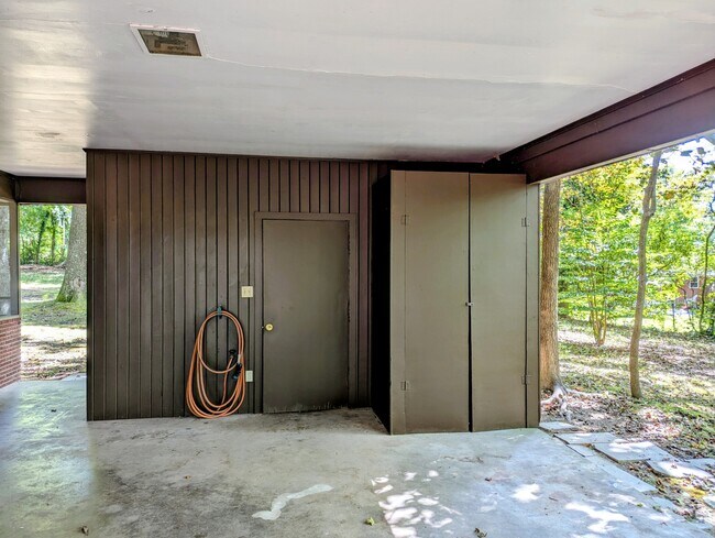Building Photo - 102 Piedmont Cir