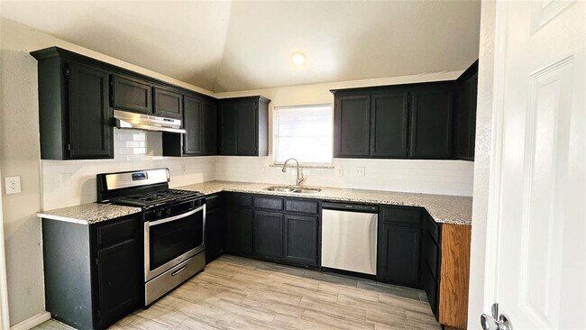 Building Photo - 2137 Harbor Dr