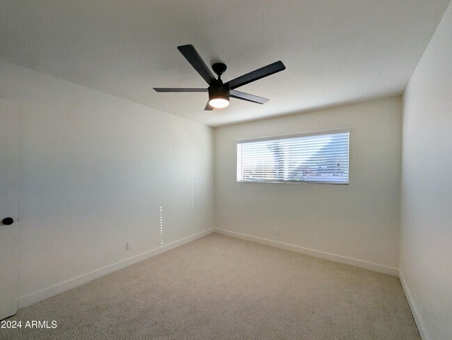 Building Photo - 121 N Flint Cir