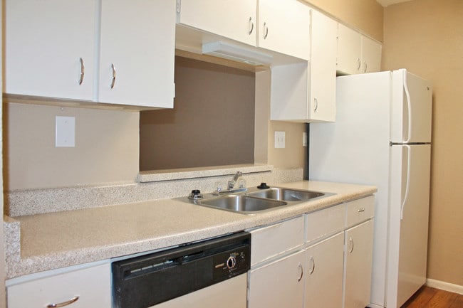 Building Photo - Cypress Cove