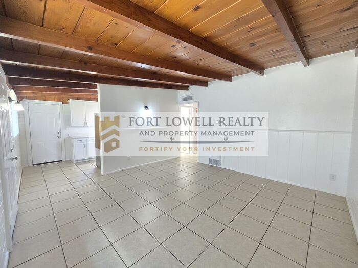 Building Photo - 3008 N Balboa Ave