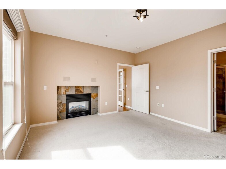 Building Photo - 10176 Park Meadows Dr