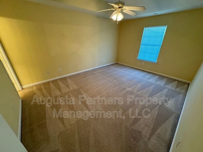 Building Photo - 442 Flowing Creek Dr